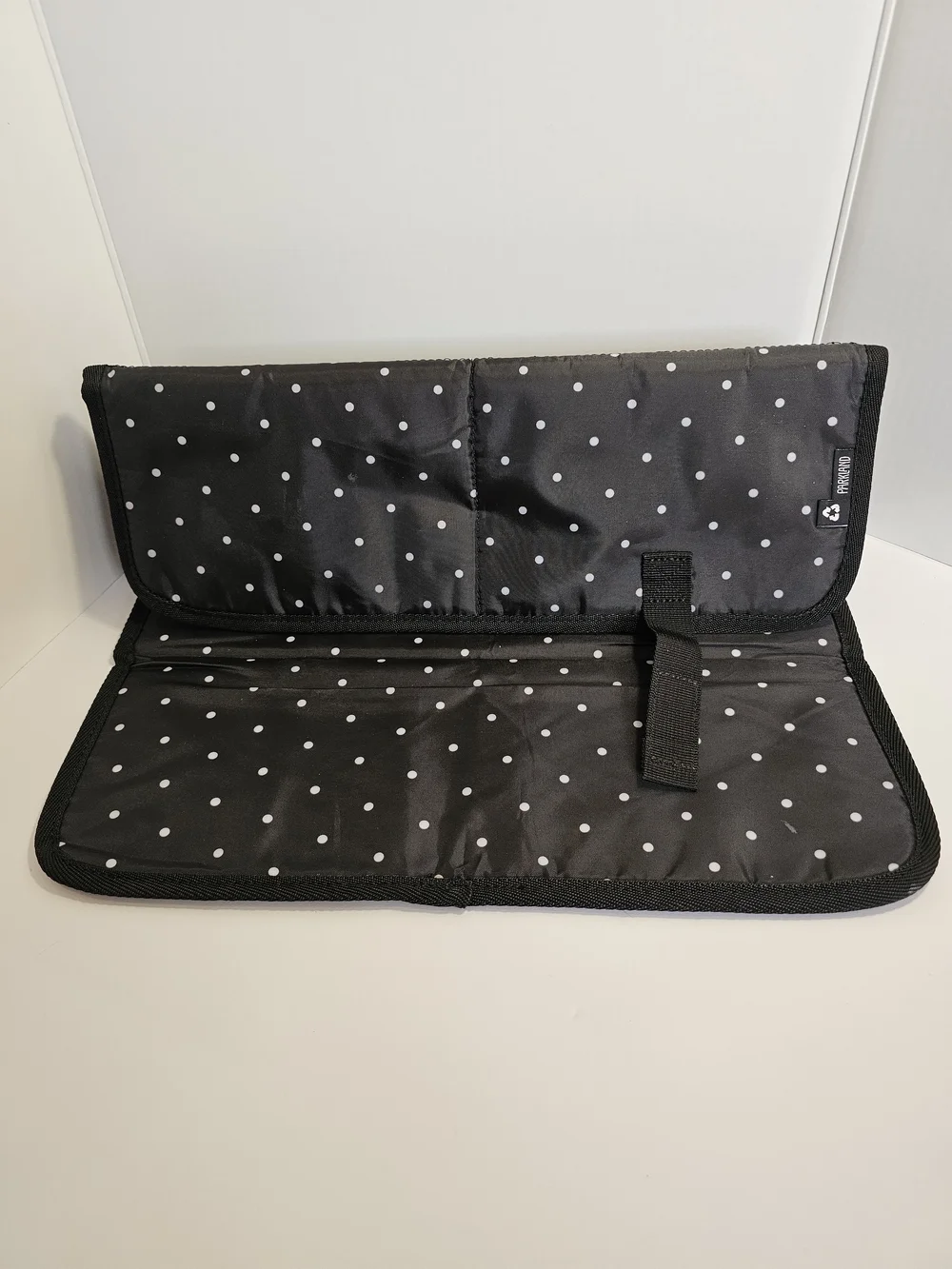 NWT Parkland Fairview Diaper Bag B/W Polka Dots With Matching Changer And Strap